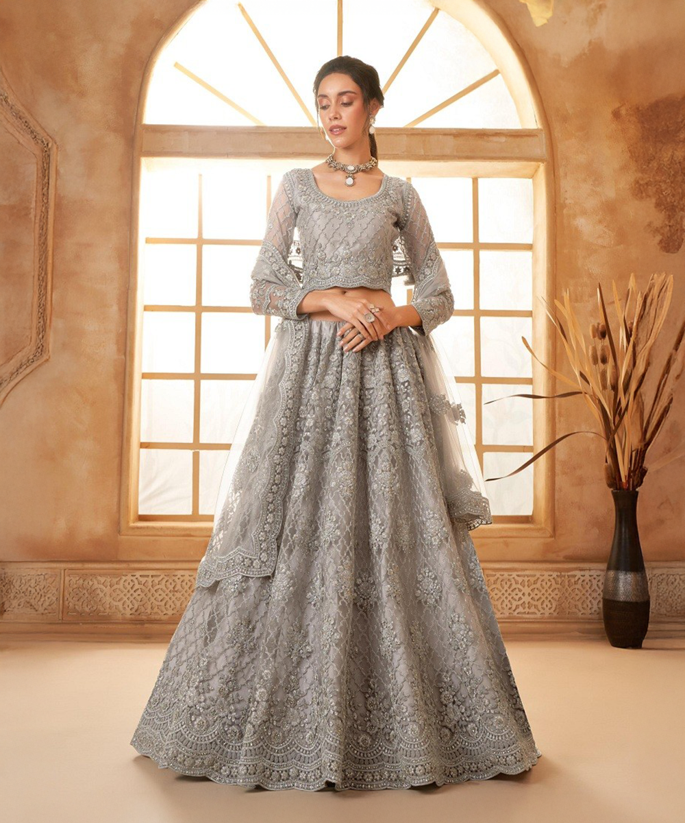 Hochwertiger silberner Lehenga Desiwear