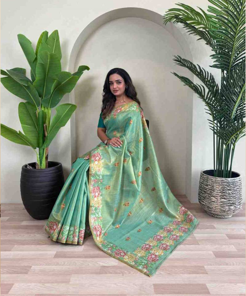 Grüner traditioneller Saree