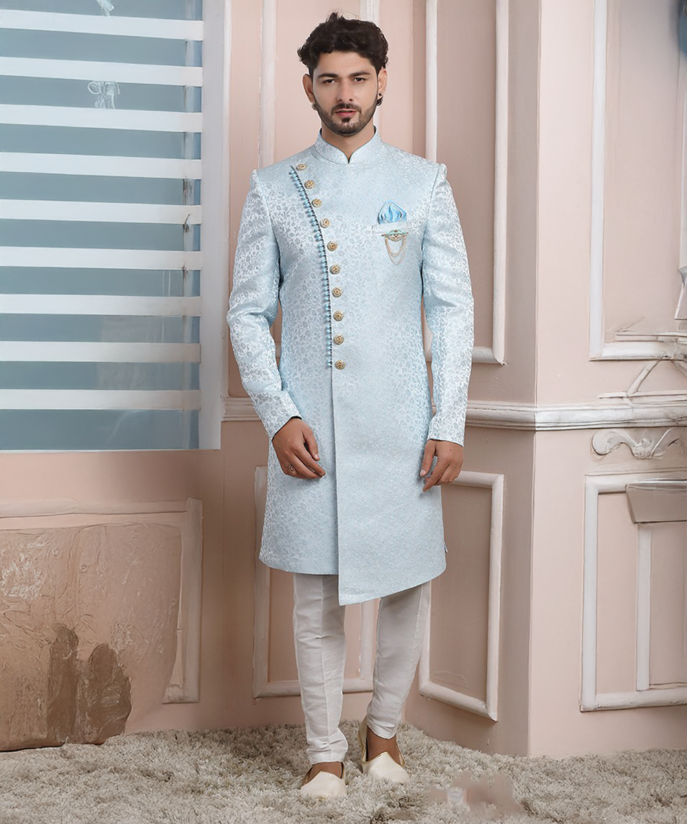 Himmelblauer Jacket mit goldener Knopfleiste Desiwear