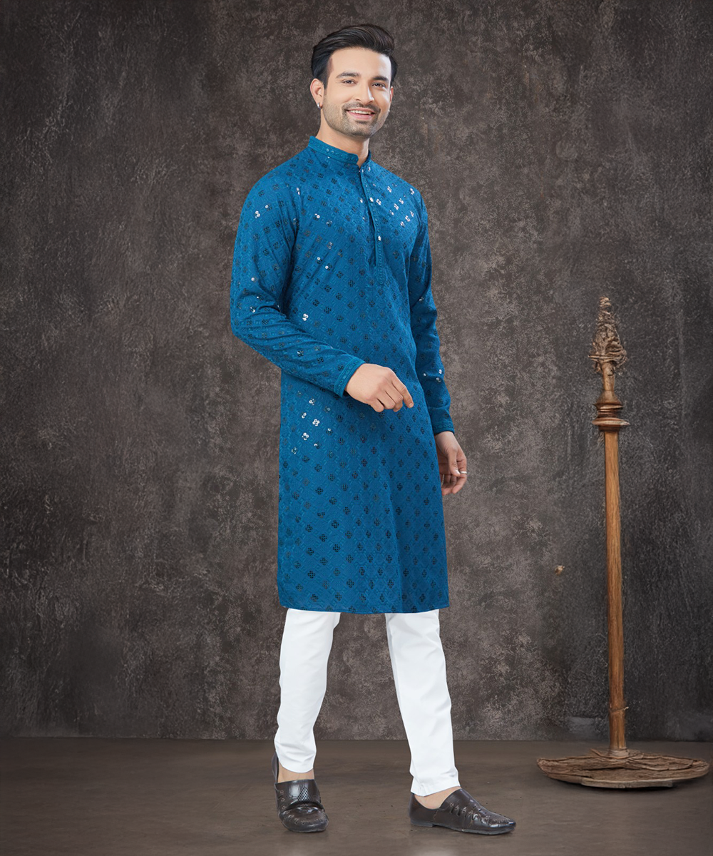 Eleganter Kurta Pajama – Stilvolle Raffinesse in Petro Desiwear