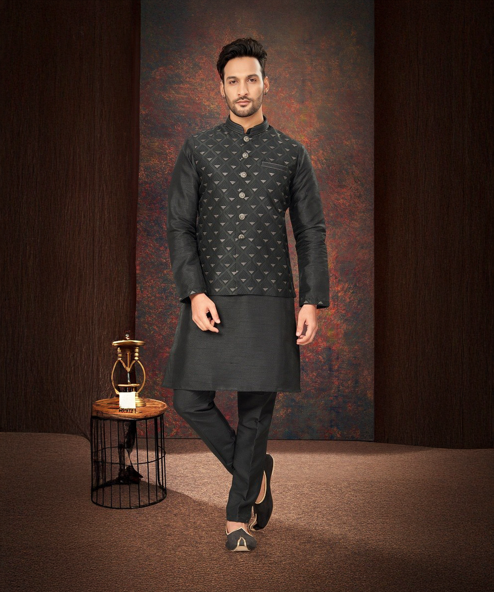 Luxuriöser Kurta Pajama mit Jacquard-Jacke – Zeitlose Eleganz in Schwarz Desiwear