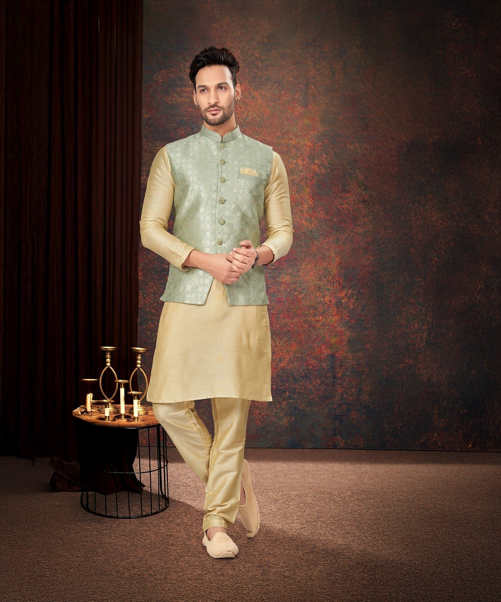 Exklusive Partywear Kurta Pajama mit stilvoller Jacquard-Jacke Desiwear