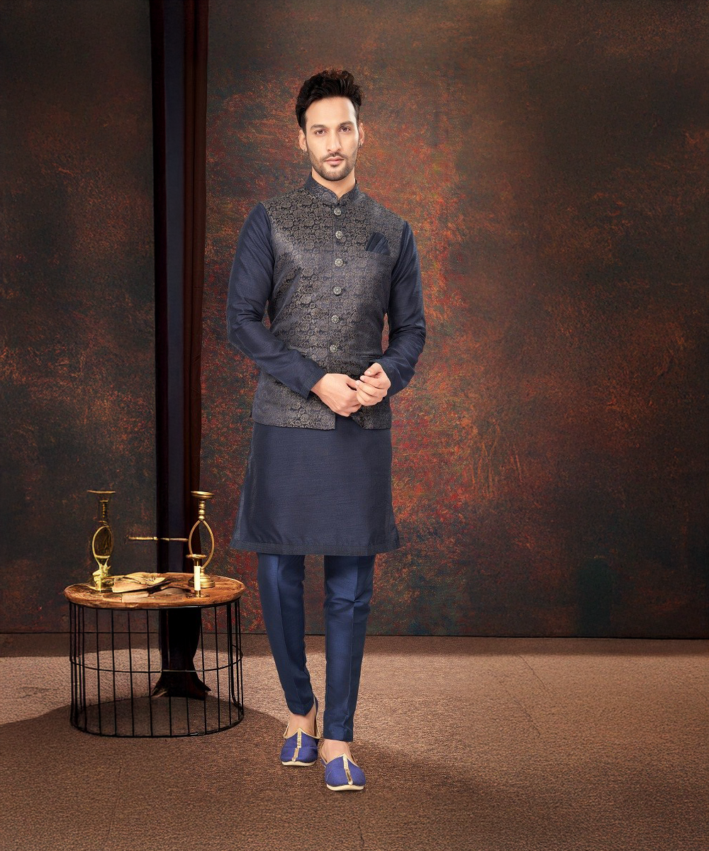 Exklusive Partywear Kurta Pajama mit Jacquard-Jacke – Eleganz in Navy Blue Desiwear