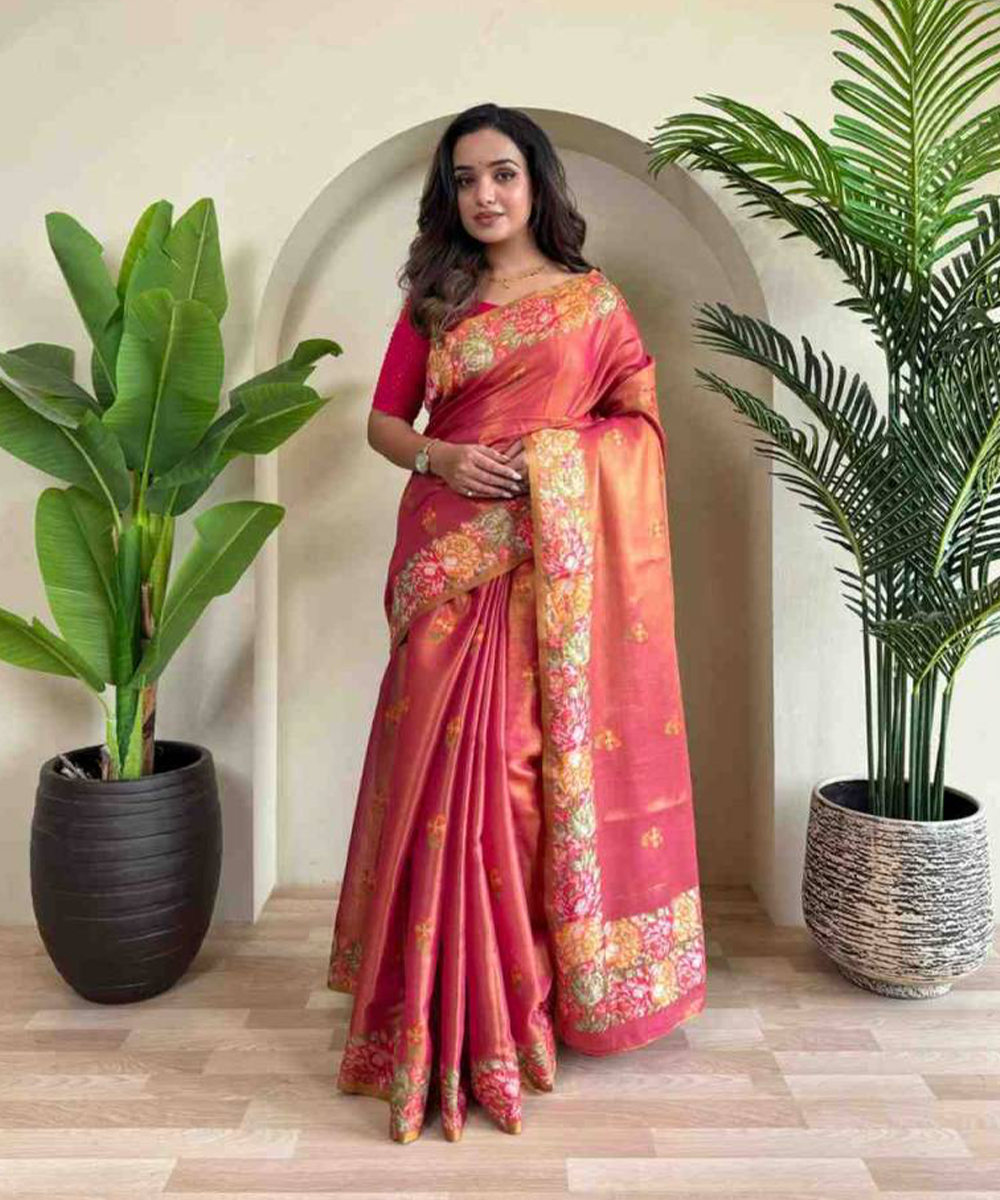 Rotes seidiges Saree mit floraler Bluse
