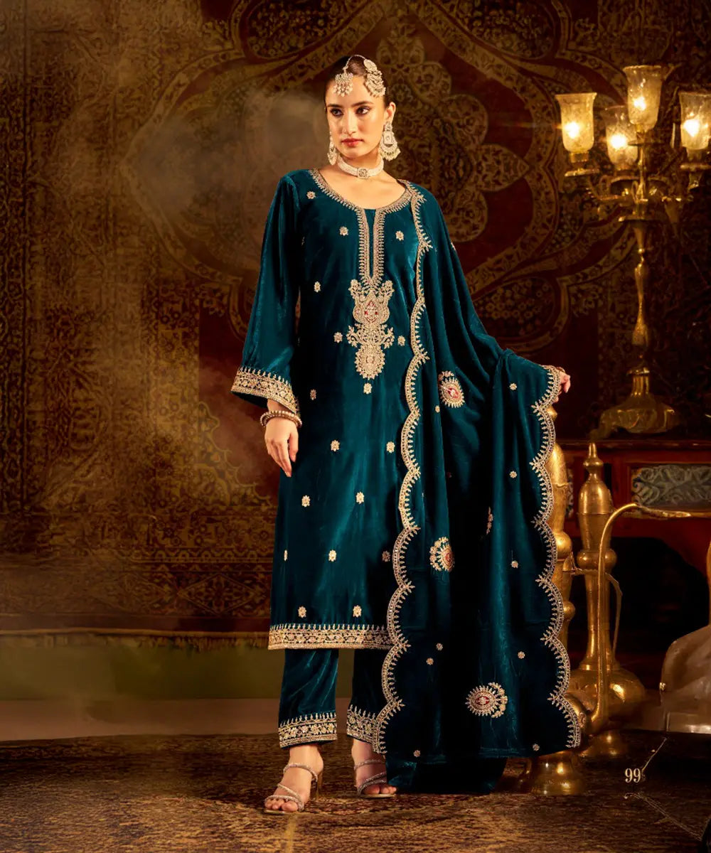 Türkises Salwaar Kameez aus Velvet Desiwear