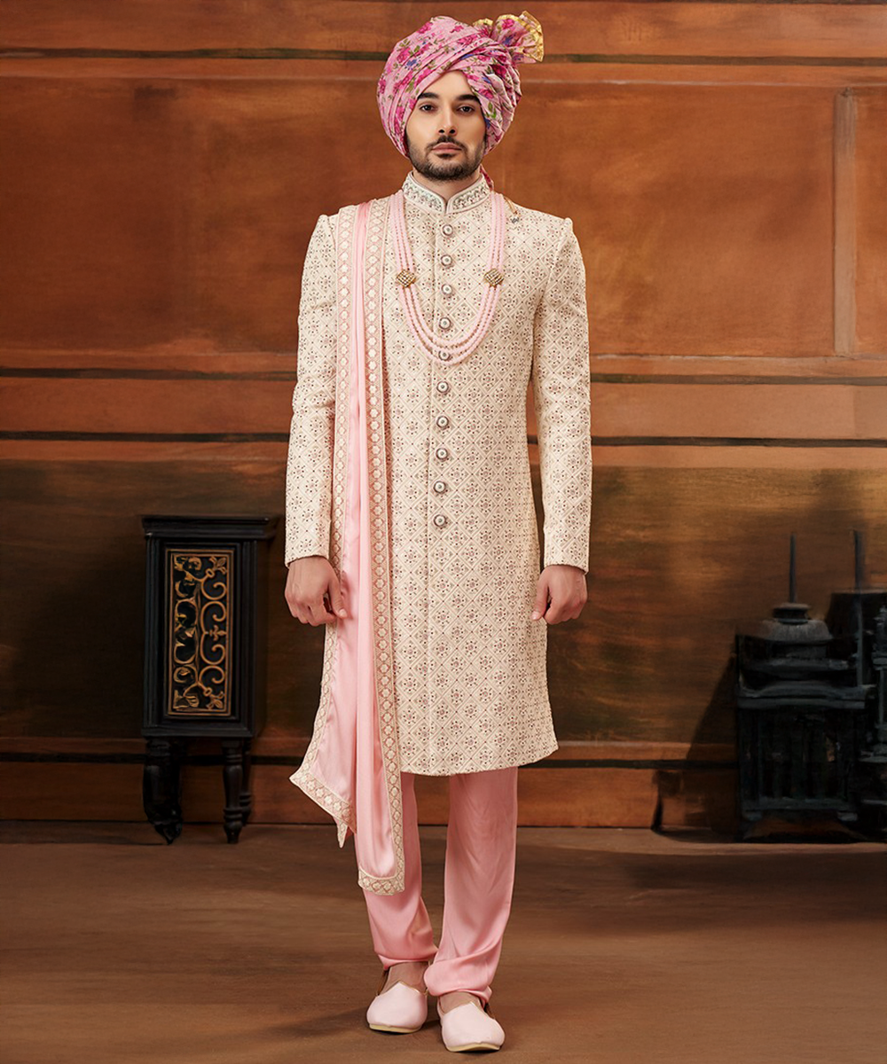 Prachtvoller Hochzeitssherwani in Pink mit Goldstickerei Desiwear
