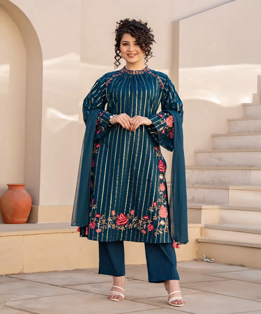 Dunkelblaues Salwaar Kameez mit Pinkem Blumen Muster aus Cotton Desiwear