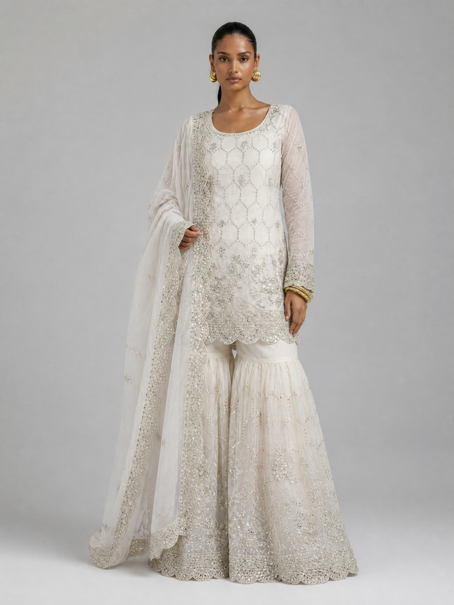 GMY Silk Sharara-Set mit Stickerei in mehreren Farben