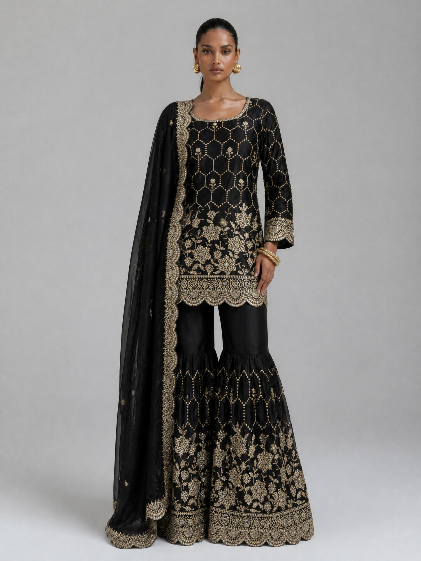 GMY Silk Sharara-Set mit Stickerei in mehreren Farben