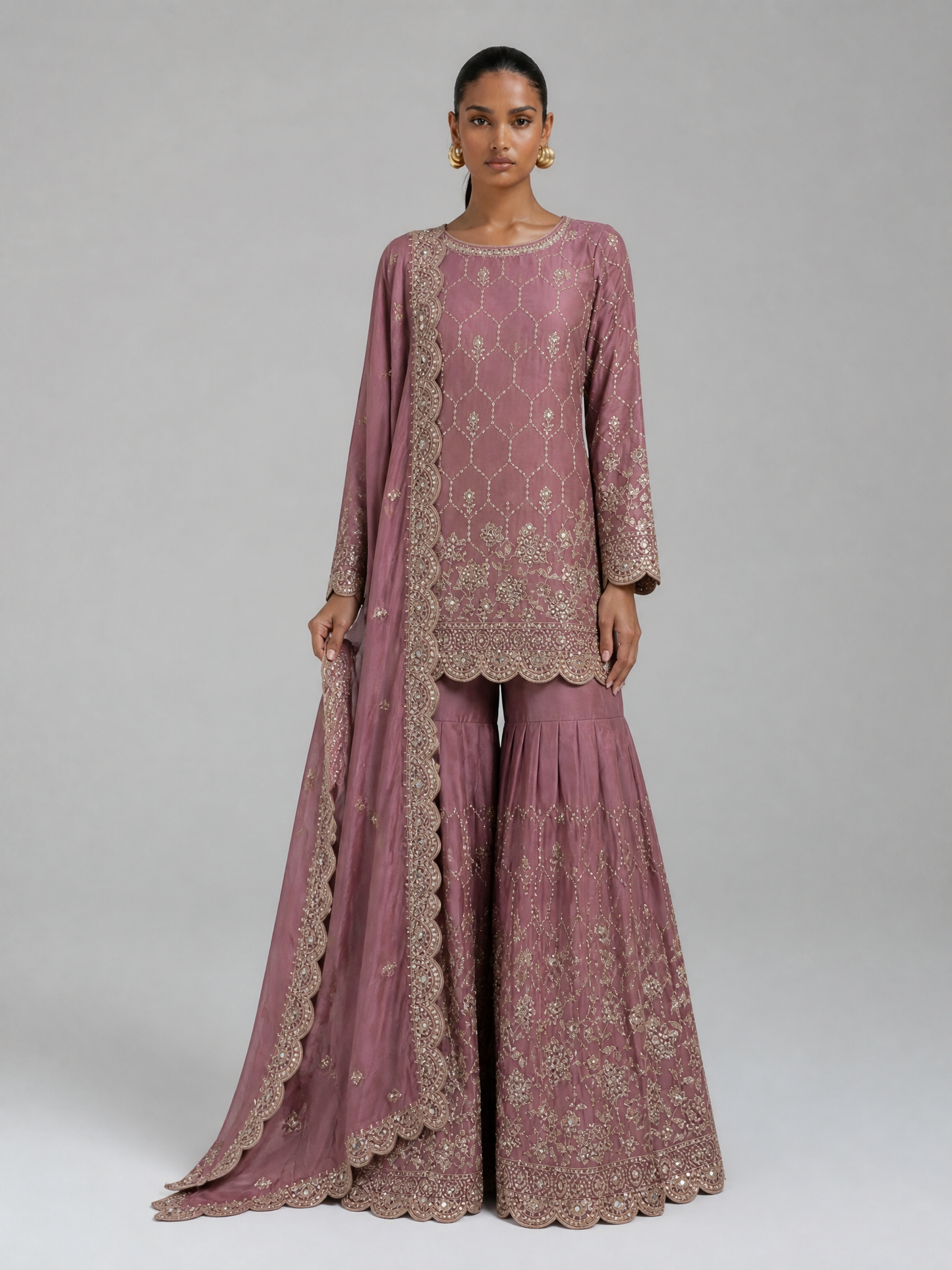GMY Silk Sharara-Set mit Stickerei in mehreren Farben