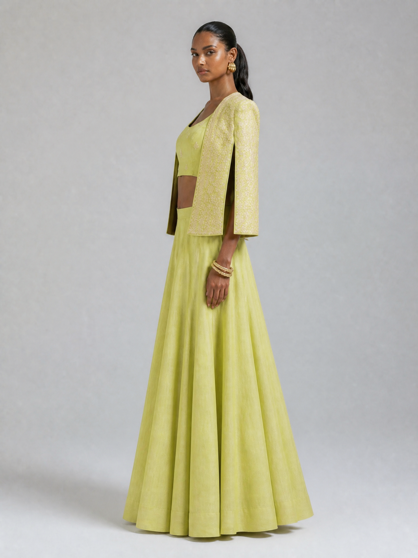 Allnen Crush Lehenga Choli – Sequin & Stickerei Collection