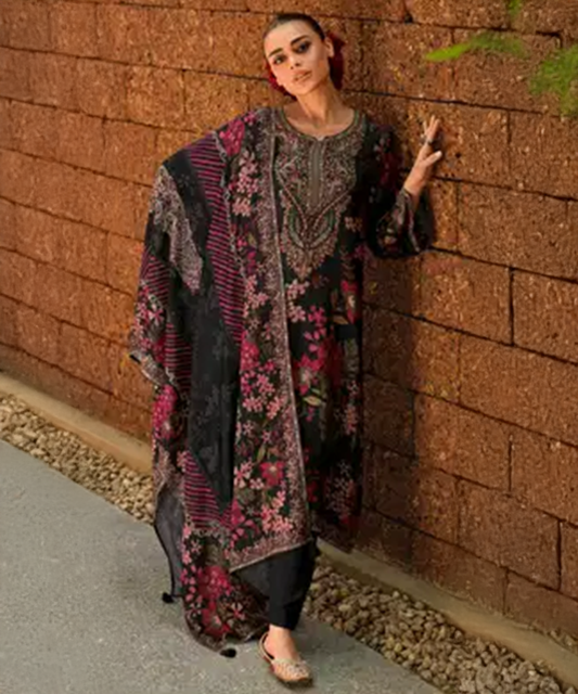 Schwarzes Salwaar Kameez mit Pinkem Blumen Muster aus Viscose Desiwear