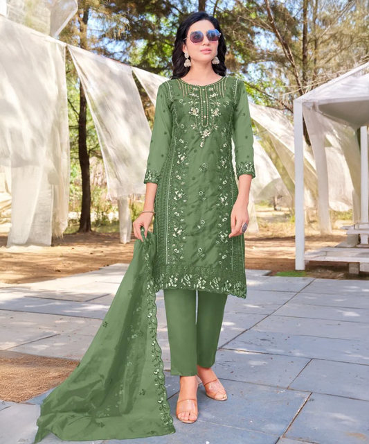 Grünes Salwaar Kameez
