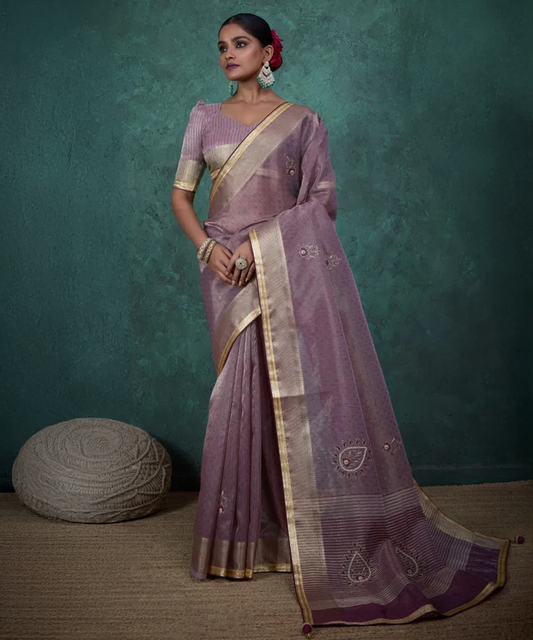 Pastel Lilanes Saree mit Traditionelles Muster aus Linen - Desiwear