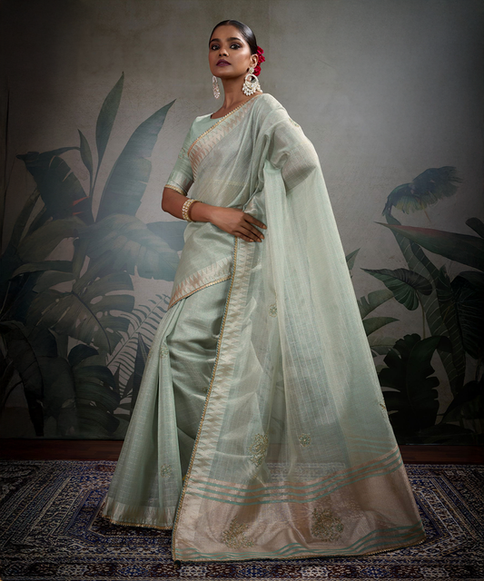 Mintgrünes Saree mit Goldenem Akzent aus Linen - Desiwear