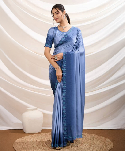 Blaues Saree mit Ombre Farbverlauf aus Crepe - Desiwear