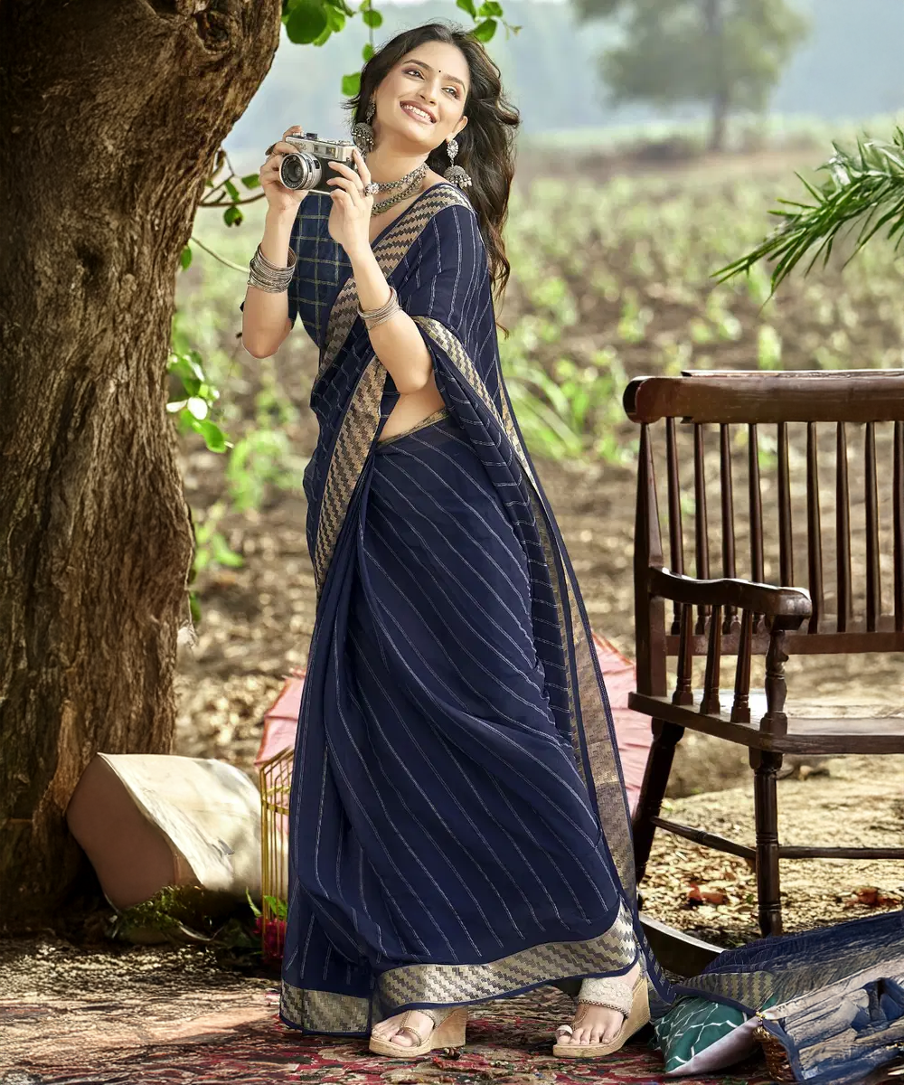 Navy Blaues Saree mit Goldenen Streifen aus Georgette - Desiwear