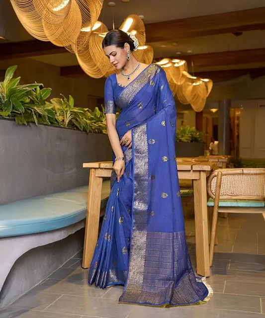 Blaues Saree mit Traditionellem Goldenen Muster aus Cotton Silk - Desiwear