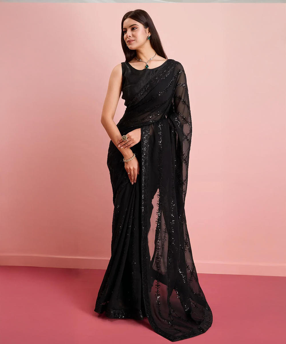 Schwarzes Saree mit dezenten Pailletenakzenten — Schwarz — Sofort lieferbar