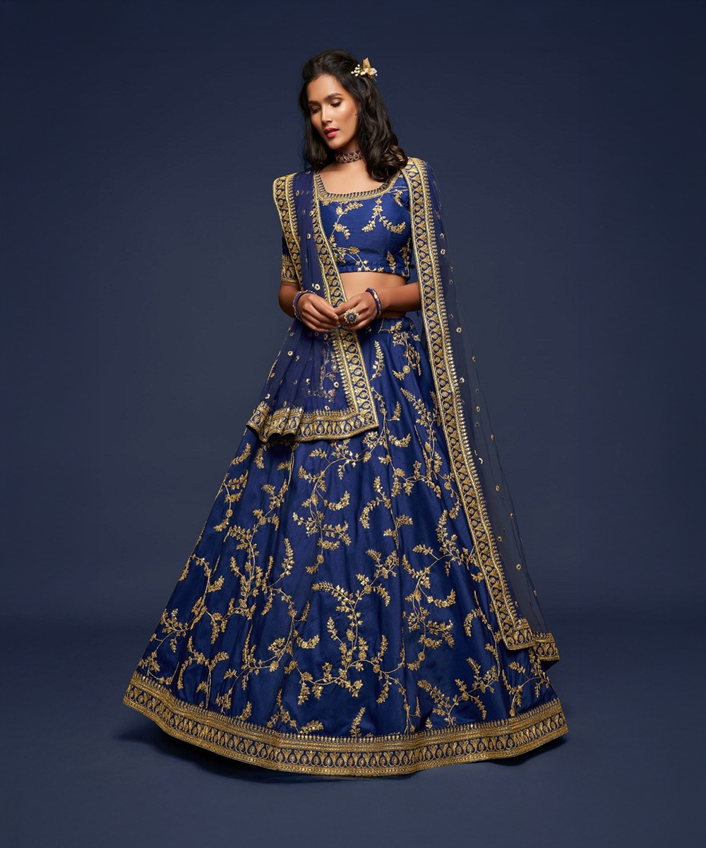 Blauer Lehenga mit goldenen Akzenten Desiwear