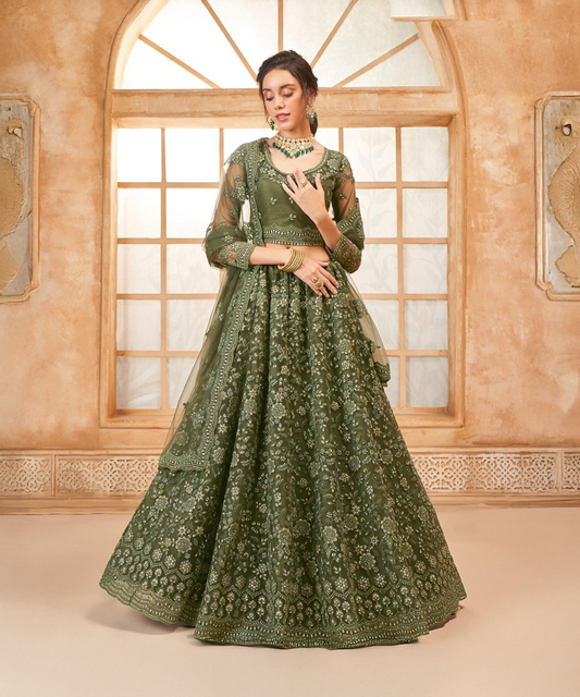 Grüner Lehenga mit gestickten Blumen Desiwear