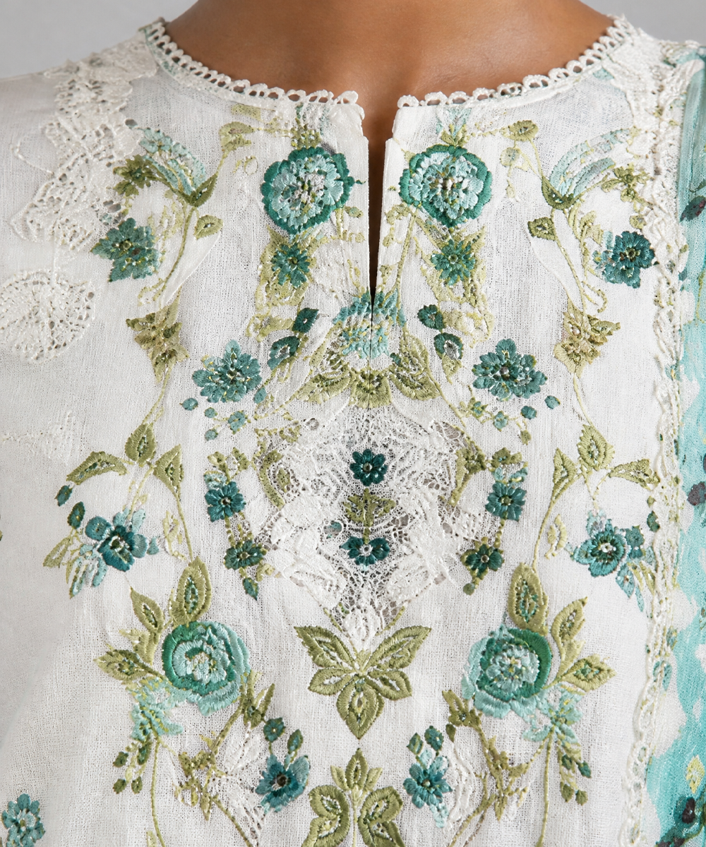 Bestickte Baumwoll-Salwar Kameez mit Chiffon-Dupatta