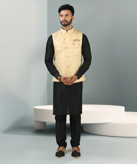 Schwarz-Goldene Festliche Weste mit traditionellem Muster Desiwear