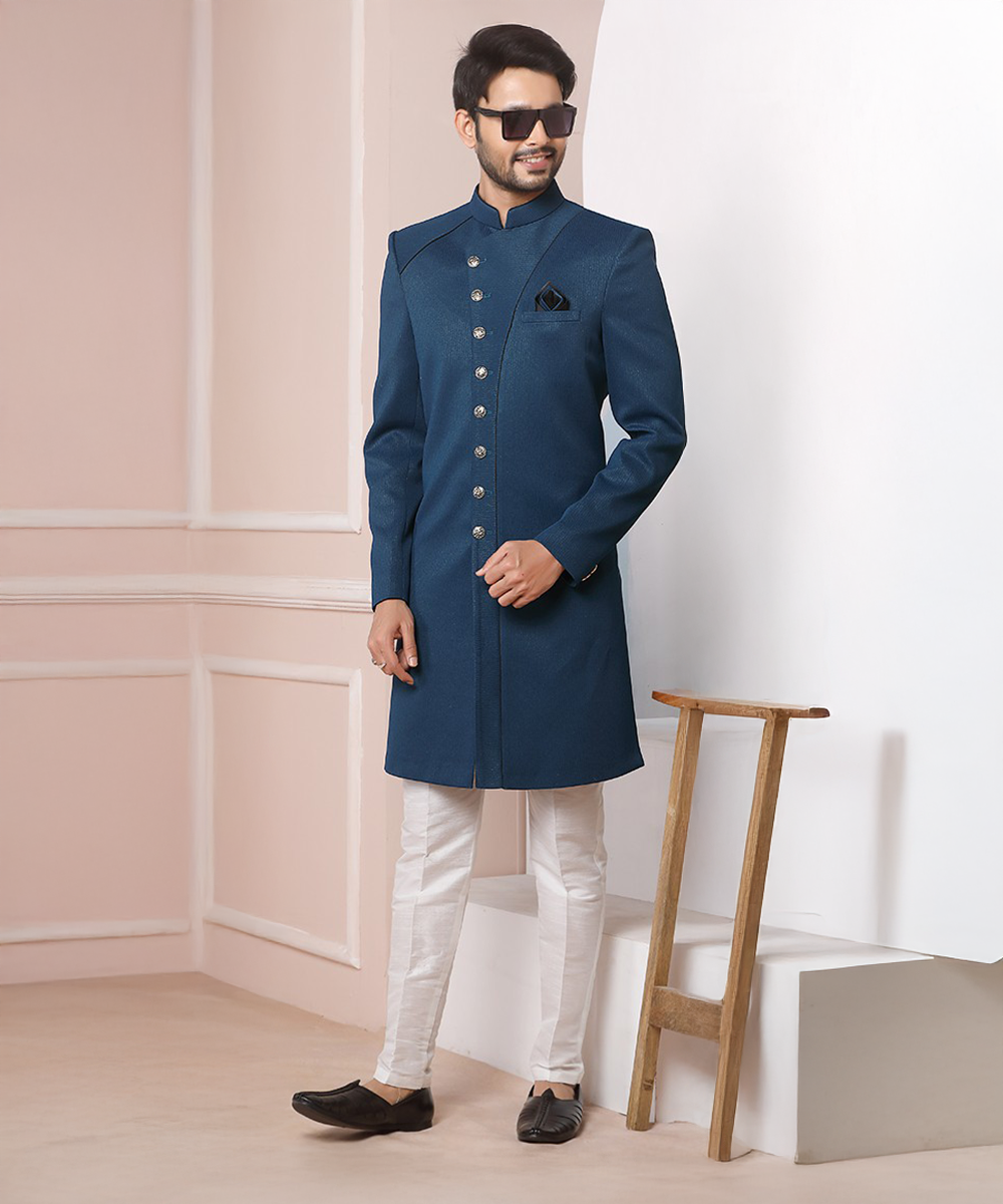 Dunkelblaues Jacket mit feinen Details Desiwear