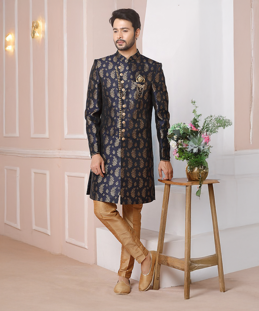Navyblaues Hochzeits-Jacket mit goldener Verzierung Desiwear