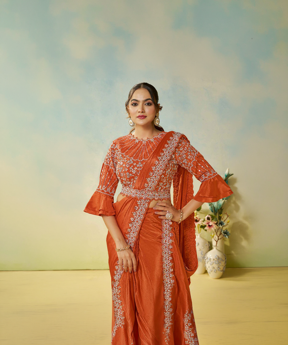 Oranger Mahotsav Odyssey Satin-Seide Designer Saree